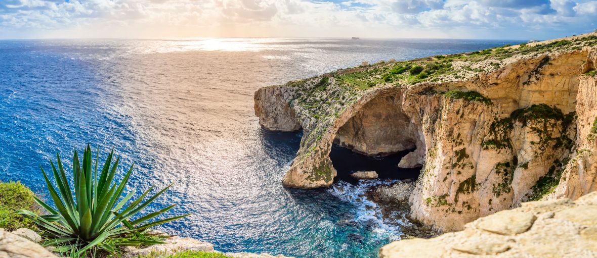 Slávna jaskyňa Blue Grotto, Malta